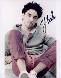 E.J. Bonilla autograph