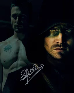 Stephen Amell autograph