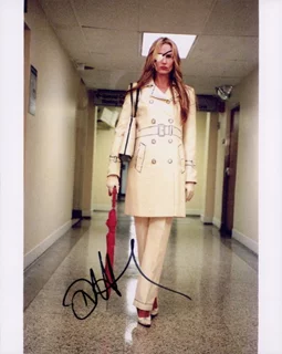 Daryl Hannah autograph