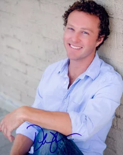 Devon Gummersal autograph