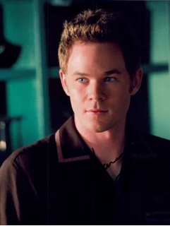 Aaron Ashmore autograph