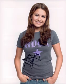 Alia Shawkat autograph