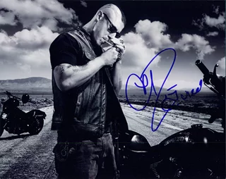 Theo Rossi autograph