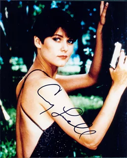 Carey Lowell autograph