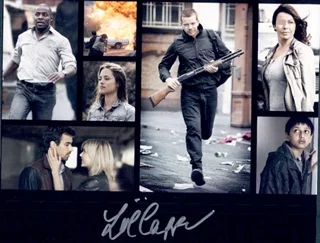 Zoe Tapper autograph