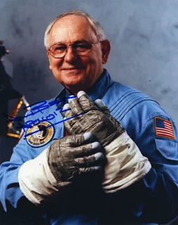 Alan Bean autograph