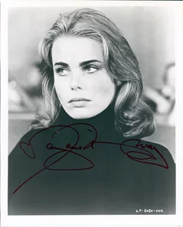 Margaux Hemingway autograph