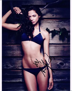 Analeigh Tipton autograph