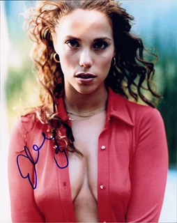 Elizabeth Berkley autograph