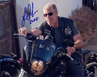 Ron Perlman autograph