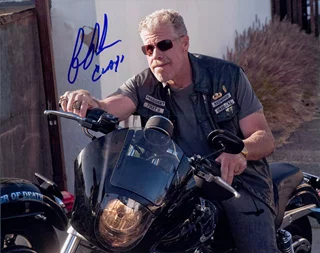 Ron Perlman autograph