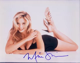Mira Sorvino autograph
