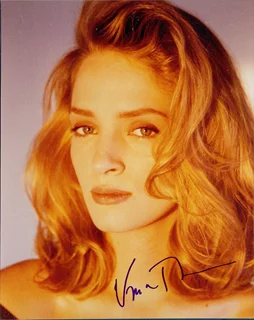 Uma Thurman autograph