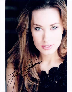 Lauren Elaine-Powell autograph