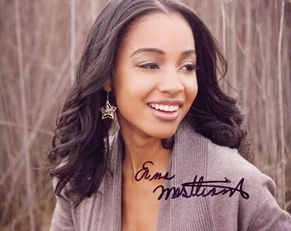 Erinn Westbrook autograph