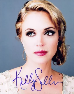 Kelly Sullivan autograph