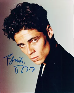 Benicio Del Toro autograph