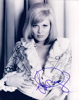 Faye Dunaway autograph