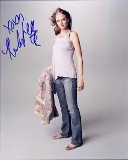Rachel Nichols autograph