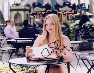 Amanda Seyfried autograph