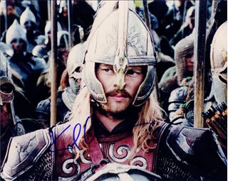 Karl Urban autograph