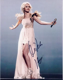 Mika Newton autograph
