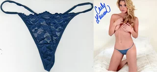 Carly Lauren autograph