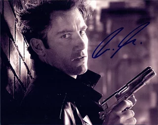 Clive Owen autograph