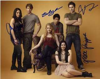 The Nine Lives of Chloe King autograph