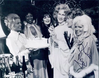 Linda Regan autograph