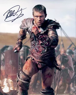 Liam McIntyre autograph