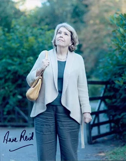 Anne Reid autograph