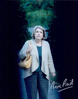 Anne Reid autograph
