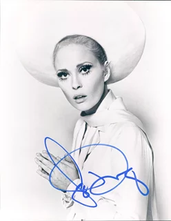 Faye Dunaway autograph