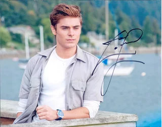 Zac Efron autograph