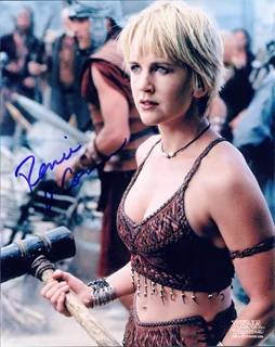 Renee O'Connor autograph