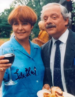 Isla Blair autograph