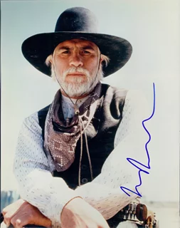 Tommy Lee Jones autograph