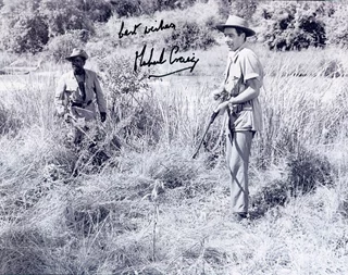 Michael Craig autograph