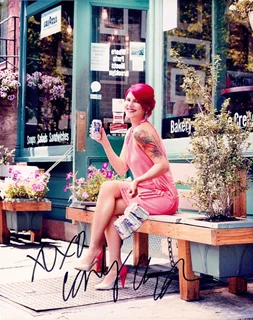 Carly Aquilino autograph