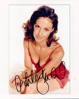 Ashley Judd autograph