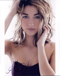 Ava Deluca-Verley autograph