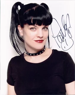 Pauley Perrette autograph