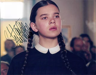 Hailee Steinfeld autograph
