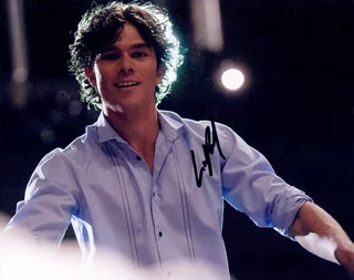 Luke Arnold autograph