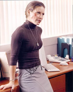 Evangeline Lilly autograph