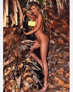 Joanna Krupa autograph