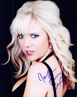 Jennifer Elise Cox autograph