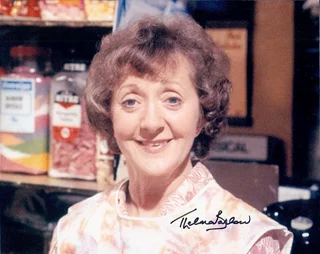 Thelma Barlow autograph