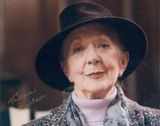 Thelma Barlow autograph